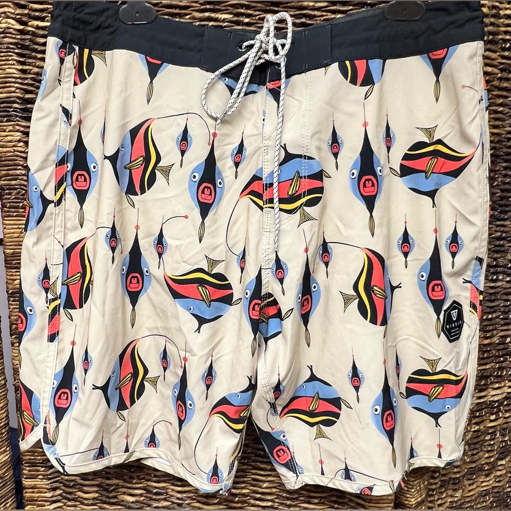 VISSLA Multicolor Fish Print Board Shorts- Size:34, Pre- Owned